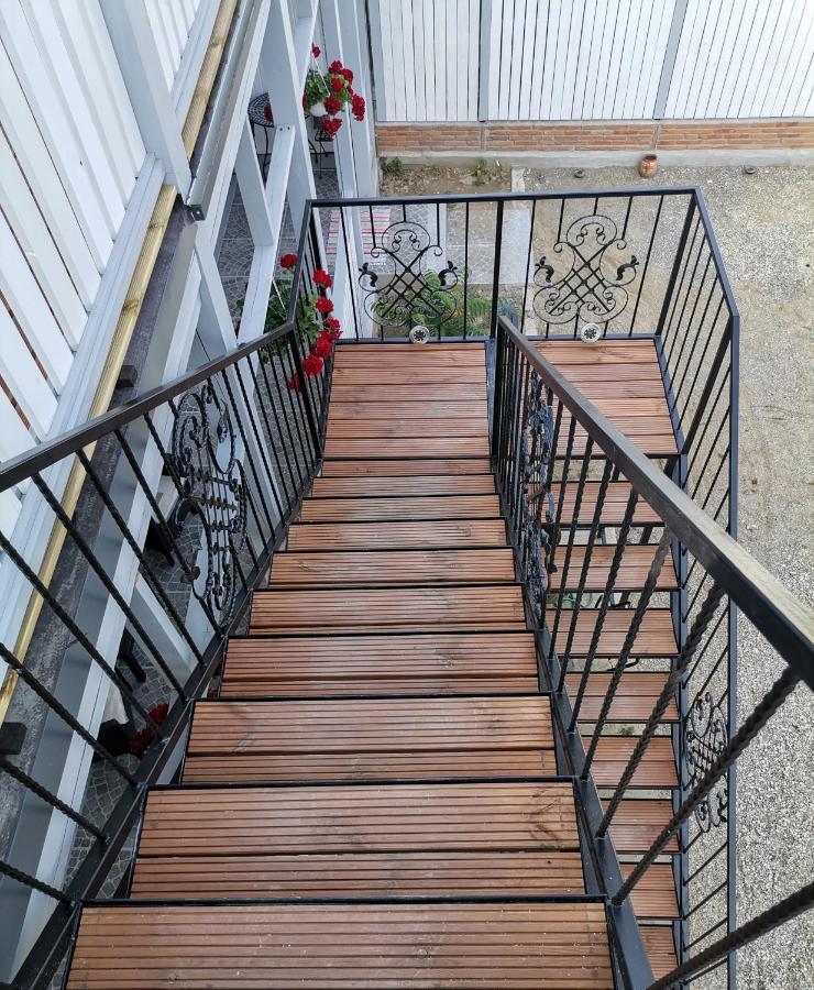 Casa J. Gusbeth Apartamento Braşov Exterior foto